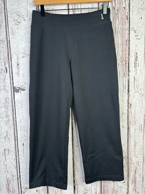 Lands’ End Cropped Activewear Casual Pants Small 6-8 Black MidRise Slim Straight
